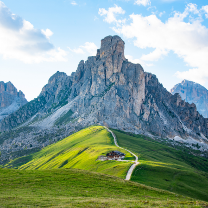 Immagine di Dolomiti patrimonio mondiale UNESCO	 venerdì	9.00-10.30	I periodo ONLINE prof. Riccardo Tomasoni